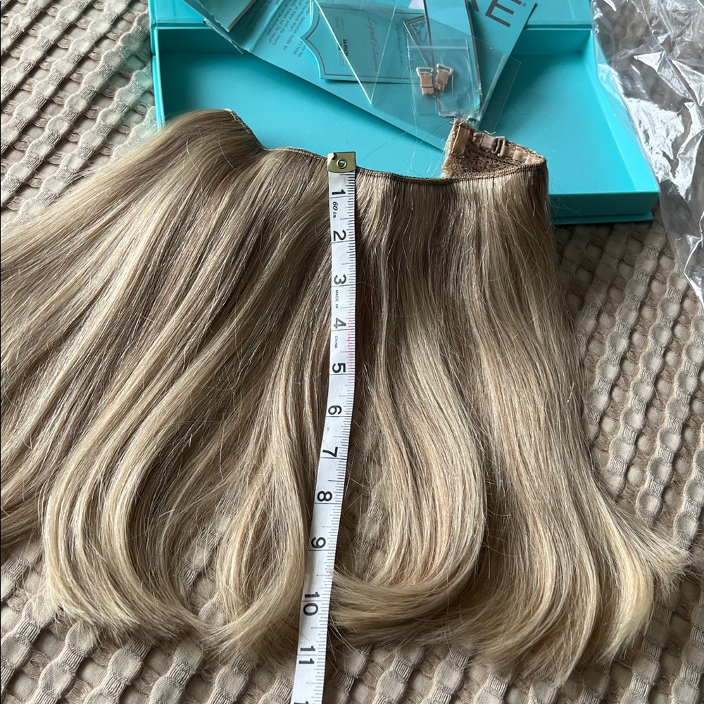HALOCOUTURE Blonde Hair Halo Extension - Picture 4 of 7